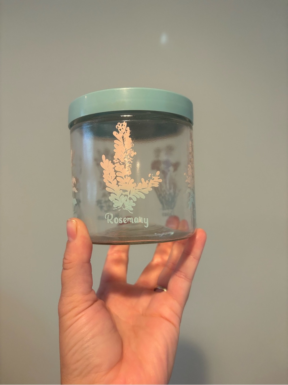 1980s glass jar features a pastel herb designs 🌿
